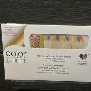 Color Street Vibrant Nail Strips Make a Splash